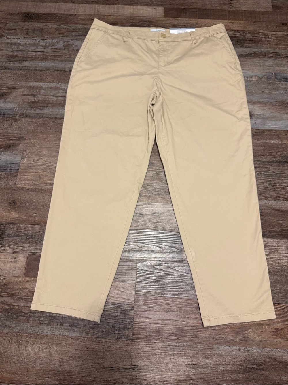 Liz Claiborne Womend Straight Khaki Chino Pants NWT Size 14